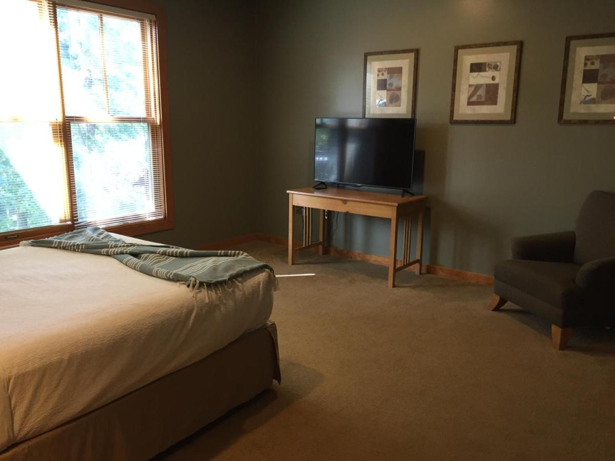 Heartwood Conference Center & Retreat Hotel Webb Lake Екстериор снимка