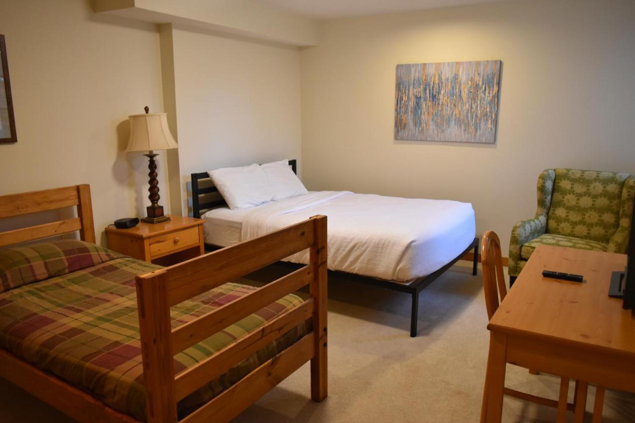 Heartwood Conference Center & Retreat Hotel Webb Lake Екстериор снимка