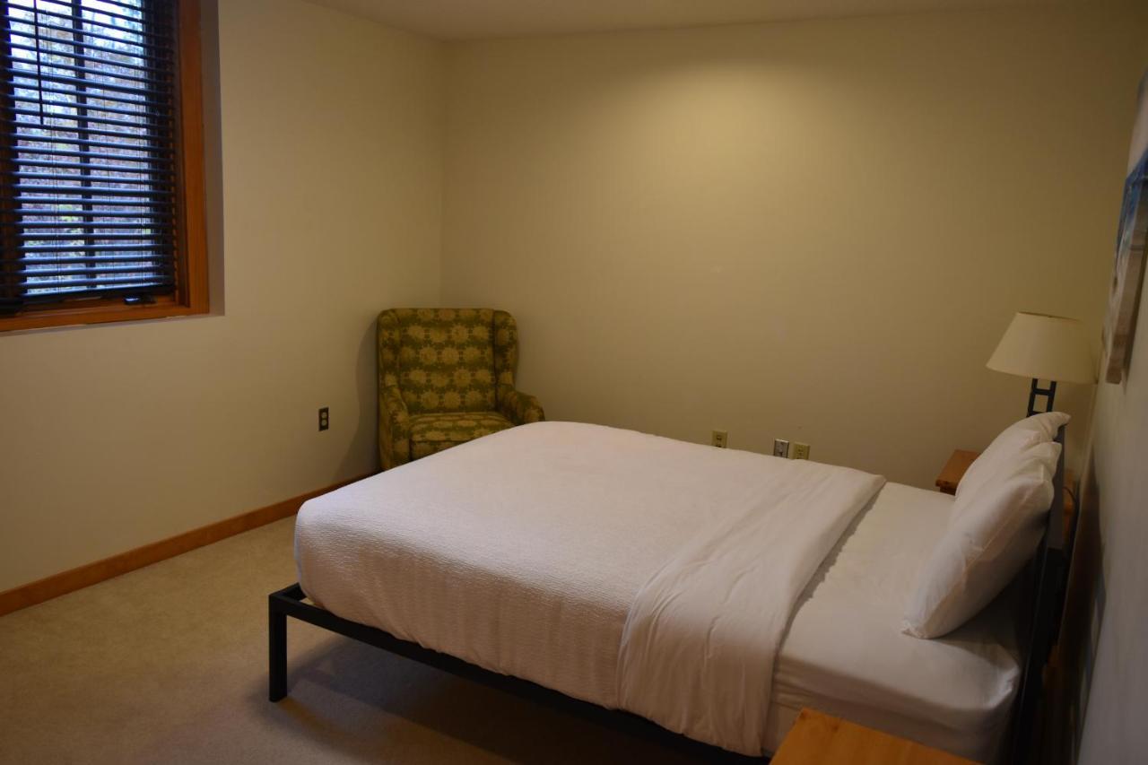 Heartwood Conference Center & Retreat Hotel Webb Lake Екстериор снимка